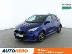 Mörkblå (blå) Begagnad 2023 Toyota Yaris Hybrid Active Halvkombi | 236 000 kr (Marknadspris)