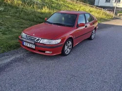 Röd Begagnad 2001 Saab 9-3 Halvkombi | 15 000 kr (Marknadspris)