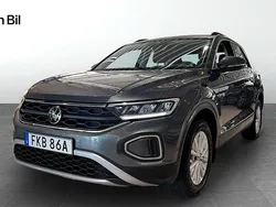 Mörkgrå Begagnad 2022 VW T-Roc Life SUV | 199 900 kr (Marknadspris)