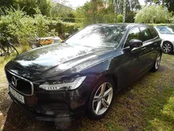 Svart (svartmetallic) Begagnad 2018 Volvo V90 Momentum Kombi | 258 500 kr (Dyr)