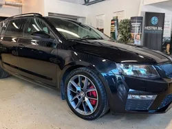 Svart Begagnad 2014 Skoda Octavia RS Kombi | 159 900 kr (Marknadspris)