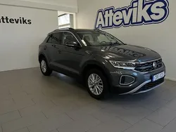 Mörkgrå (grå) Begagnad 2022 VW T-Roc Life SUV | 229 000 kr (Lite dyr)