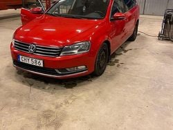 Röd Begagnad 2014 VW Passat Kombi | 50 000 kr (Marknadspris)