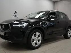 Svart Begagnad 2022 Volvo XC40 Momentum SUV | 274 900 kr (Bra pris)