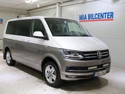 Flerfärgad Begagnad 2016 VW Caravelle Comfortline Minibuss | 259 000 kr