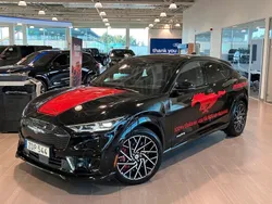 Svart (black) Begagnad 2023 Ford Mustang Mach-E GT SUV | 699 900 kr (Marknadspris)