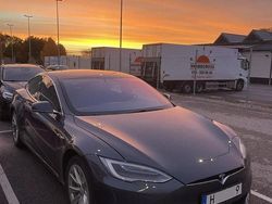 Grå Begagnad 2019 Tesla Model S Standard Range Halvkombi | 359 000 kr (Lite dyr)
