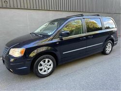 Svart Begagnad 2010 Chrysler Town & Country Minibuss | 59 000 kr (Superpris)