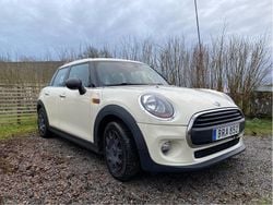Vit Begagnad 2016 Mini ONE Pepper Halvkombi | 105 000 kr (Marknadspris)