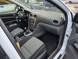 Begagnad 2011 Ford Focus Halvkombi | 30 900 kr (Bra pris)