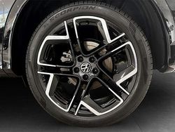 Svart Ny 2025 VW Tiguan R-line SUV | 663 700 kr