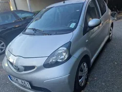 Silver Begagnad 2009 Toyota Aygo Halvkombi | 39 000 kr (Marknadspris)