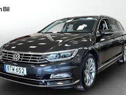 Mörkgrå (mangangrå metallic) Begagnad 2018 VW Passat R-line Kombi | 229 800 kr (Lite dyr)