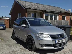 Silver Begagnad 2007 VW Touran Cross Minibuss | 43 000 kr (Marknadspris)