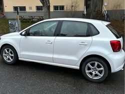 Vit Begagnad 2010 VW Polo Halvkombi | 56 000 kr (Marknadspris)