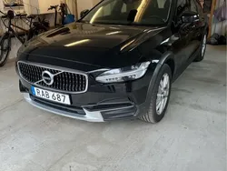 Svart Begagnad 2018 Volvo V90 CC Kinetic Kombi | 259 000 kr (Lite dyr)