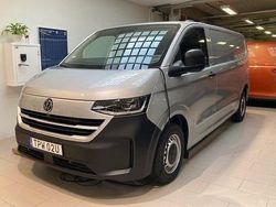 Ljusgrå (light grey metallic) Ny 2025 VW T6.1 Van | 648 875 kr (Dyr)