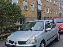 Grå Begagnad 2005 Renault Clio R.S. Halvkombi | 10 000 kr (Bra pris)