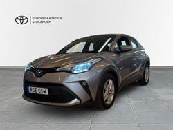 Mörkgrå (grå) Begagnad 2020 Toyota C-HR Active SUV | 214 900 kr (Marknadspris)