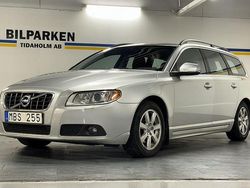 Ljusgrå Begagnad 2011 Volvo V70 Momentum Kombi | 79 900 kr (Marknadspris)