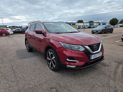 Röd Begagnad 2017 Nissan Qashqai SUV | 149 900 kr (Marknadspris)