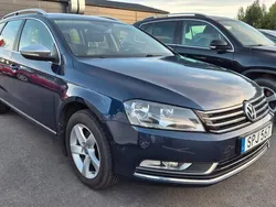 Mörkblå Begagnad 2014 VW Passat Kombi | 74 900 kr (Bra pris)