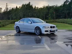 Grå Begagnad 2002 BMW 330 Sportkupé | 109 000 kr (Lite dyr)