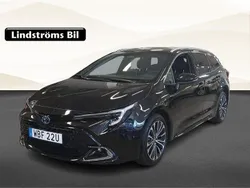 Svart Begagnad 2023 Toyota Corolla Style Kombi | 319 000 kr (Marknadspris)