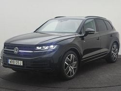 Svart (grenadilla black metallic) Ny 2025 VW Touareg R SUV | 1 039 900 kr (Bra pris)