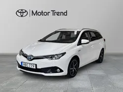 Vit Begagnad 2017 Toyota Auris Touring Sports Edition Kombi | 169 000 kr (Marknadspris)