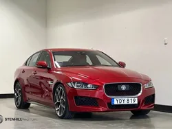Röd (firenze red metallic) Begagnad 2017 Jaguar XE S Sedan | 269 900 kr