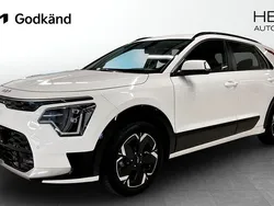 Vit (white) Begagnad 2022 Kia e-Niro SUV | 309 900 kr (Lite dyr)