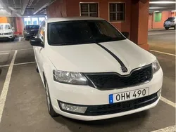 Vit Begagnad 2017 Skoda Rapid Halvkombi | 85 000 kr (Marknadspris)