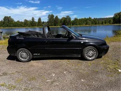 Svart Begagnad 2000 VW Golf Cabriolet Trendline Cab | 25 000 kr