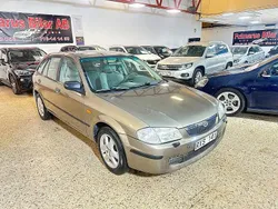 Grå Begagnad 2000 Mazda 3 Halvkombi | 29 900 kr