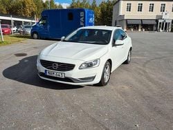 Vit Begagnad 2016 Volvo S60 Momentum Sedan | 88 000 kr (Marknadspris)