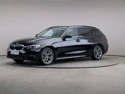Svart Begagnad 2021 BMW 320 Sport Line Kombi | 349 000 kr (Marknadspris)
