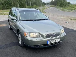 Ljusgrön Begagnad 2005 Volvo V70 Business Edition Kombi | 34 900 kr (Marknadspris)