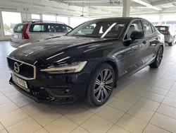 Svart Begagnad 2020 Volvo S60 Momentum Sedan | 319 500 kr