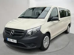 Grå Begagnad 2023 Mercedes Vito Minibuss | 399 000 kr