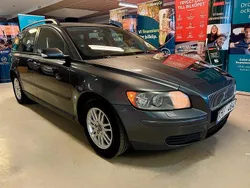 Grå Begagnad 2005 Volvo V50 Kombi | 34 900 kr (Marknadspris)