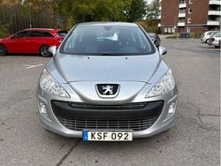 Grå Begagnad 2010 Peugeot 308 Halvkombi | 32 000 kr (Marknadspris)