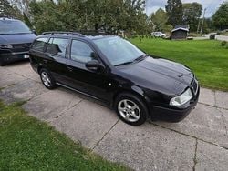 Svart Begagnad 2004 Skoda Octavia Tour Kombi | 19 000 kr (Dyr)