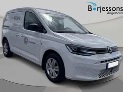 Vit Begagnad 2025 VW Caddy Minibuss | 376 000 kr (Marknadspris)