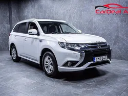 Vit Begagnad 2017 Mitsubishi Outlander P-HEV Edition SUV | 158 800 kr (Bra pris)