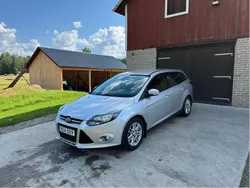 Grå Begagnad 2013 Ford Focus Titanium Kombi | 42 000 kr (Bra pris)