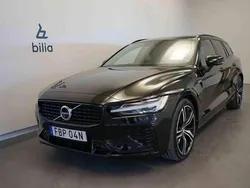 Svart Begagnad 2022 Volvo V60 R-Design Kombi | 419 900 kr (Marknadspris)