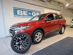 Röd Begagnad 2017 Mitsubishi Outlander SUV | 199 900 kr (Bra pris)