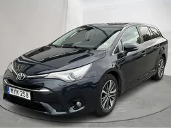 Mörkblå Begagnad 2016 Toyota Avensis Active | 142 000 kr