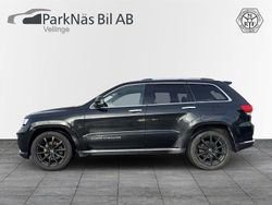 Svart (svart metallic) Begagnad 2016 Jeep Grand Cherokee Summit SUV | 239 900 kr (Marknadspris)